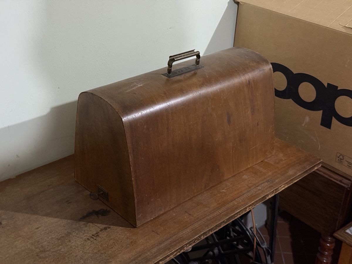 Pfaff Macchine da cucire: Ancienne machine à coudre pfaff – Usato da Sierre venduto da OCNL 1