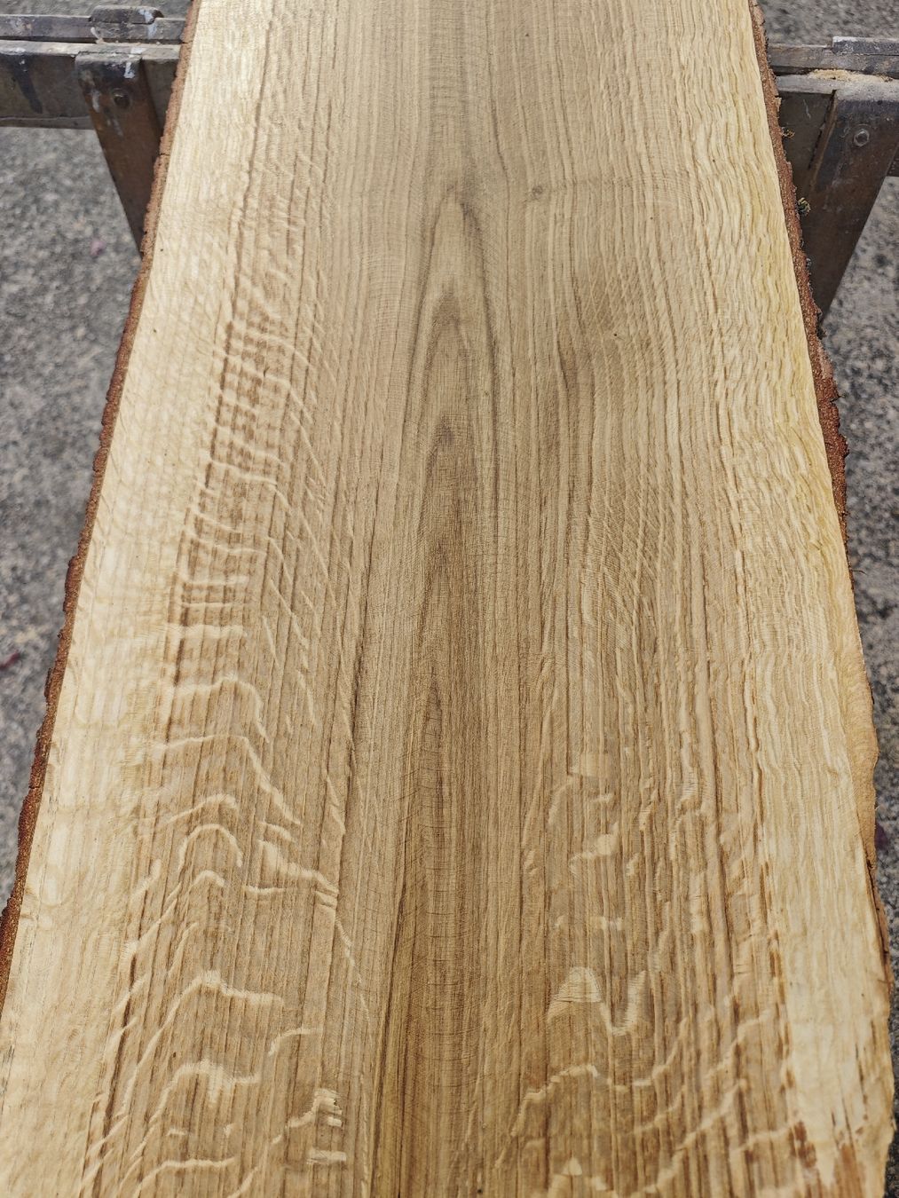 Holzartikel: E5 Eichenbrett massiv 30 mm – Luftgetrocknet – Neu (gemäss Beschreibung) aus Brittnau von Toebiholz 2