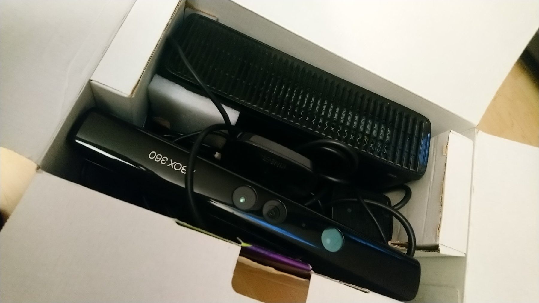 Microsoft Consoles: Xbox 360 Kinect mit Zubehör – D'occasion à Ettingen par flouleFM 1