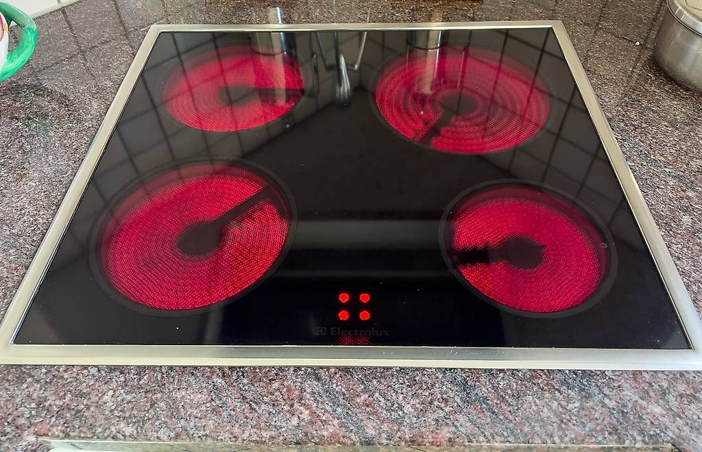 Cucine: Plan de cuisson Electrolux – Usato da Gland venduto da pao_vh97 1