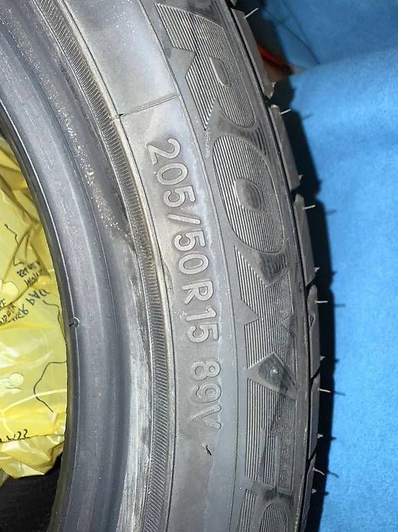 Pneumatici & Ruote complete: Reifen – Usato da Schenkon venduto da IrisWenger 2