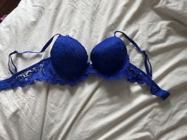 Blauer Spitzen BH, Grösse 75B - Sommerlicher Hingucker!