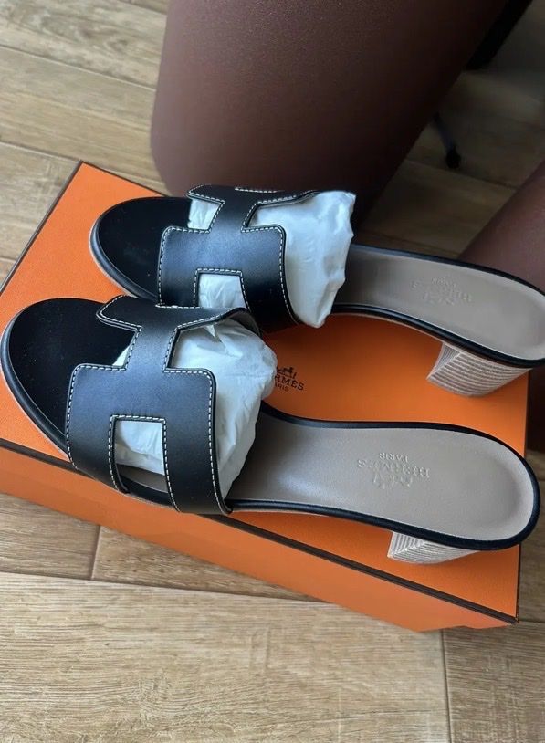 Hermès Scarpe da donna: Hermes Oasis Sandalen – Usato da Arbon venduto da LadyGSx