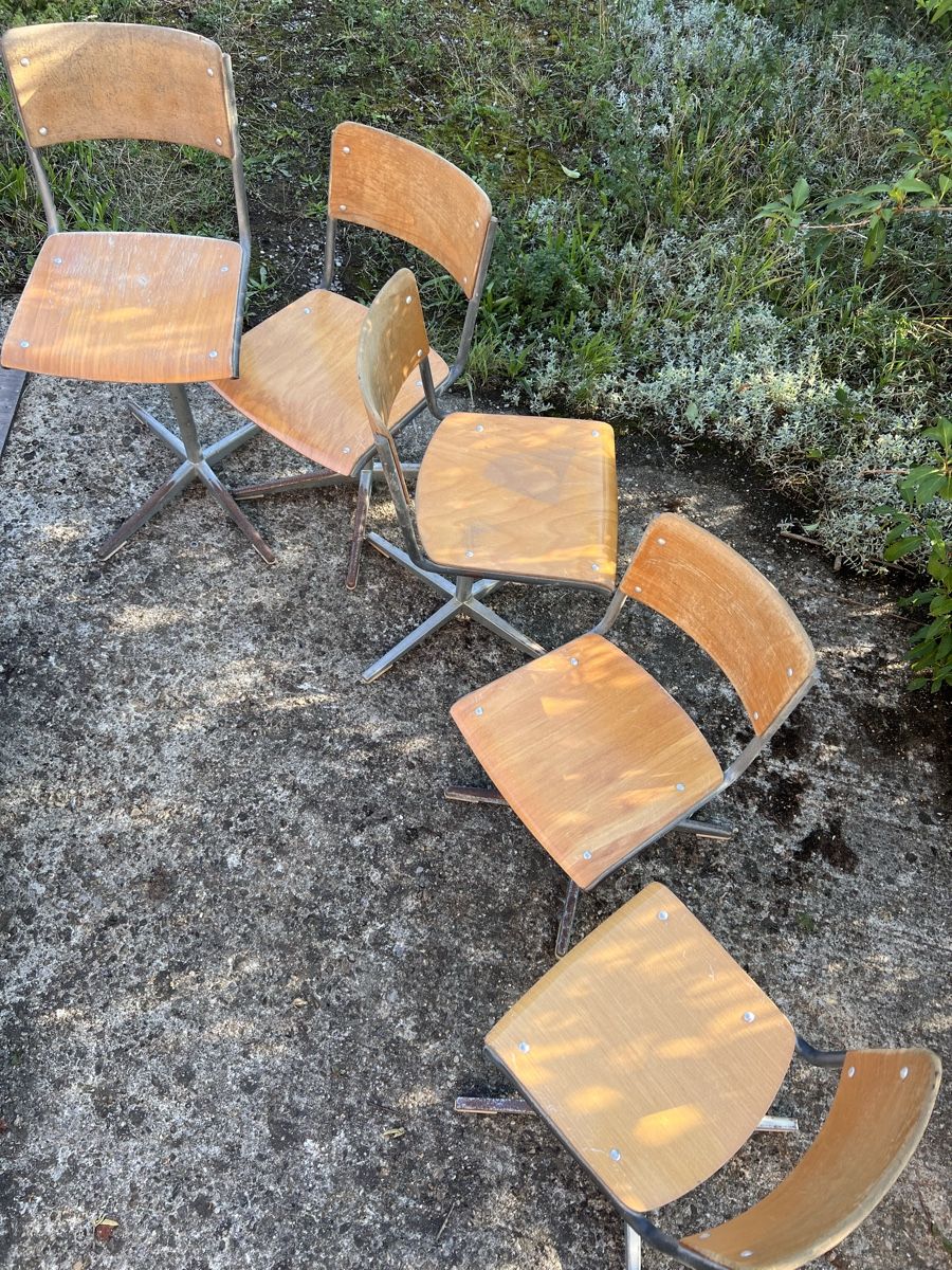 Embru Sedie: Kinderstühle von Embru – Usato da Dinhard venduto da Stahlguss