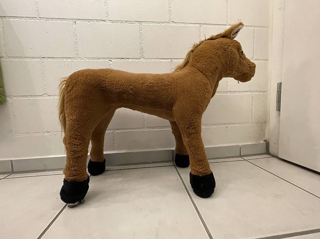 Giocattoli: Kinder-Reitpferd mit Geräuschen – Usato da Möriken AG venduto da nipamijule 1