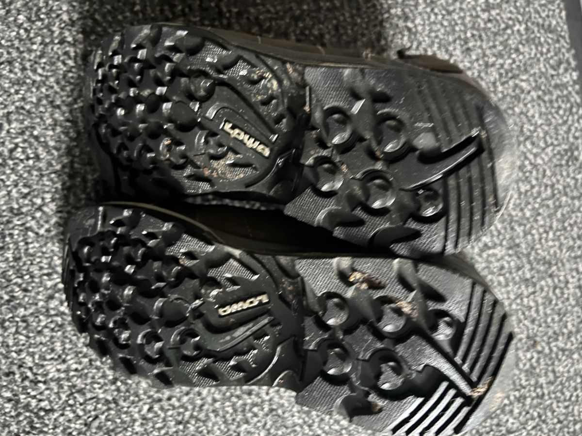 Lowa Scarpe da donna: Lowa Leder Wanderschuhe Grösse 41/42 – Usato da Bazenheid venduto da Katie1 1