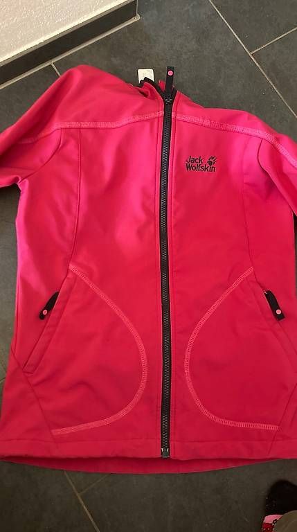 Vestes & Manteaux: Softshelljacke Jack Wolfskin Gr. 152 – D'occasion à Paspels par giu_vt7p