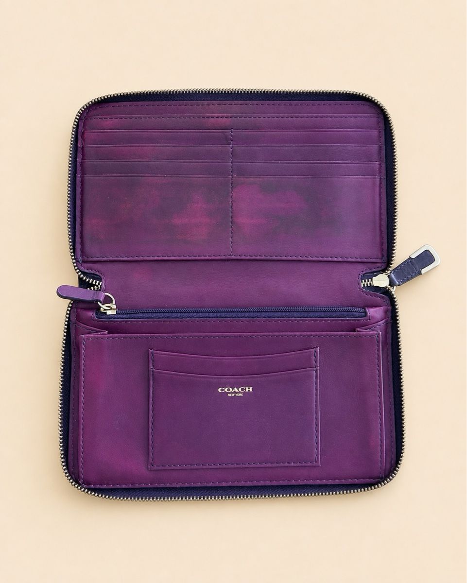 Coach Portemonnaie: Coach Purple Leather Wallet  – Gebraucht aus Saland von ele_vc96 2