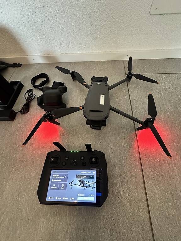Modellismo RC: DJI Mavic 3 Cine Premium Combo – Usato da Adligenswil venduto da akro85 1