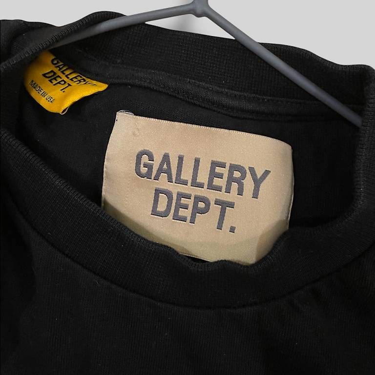 T-shirt: Gallery Dept t-shirt M – Usato da Basel venduto da Leo_6qtr 3