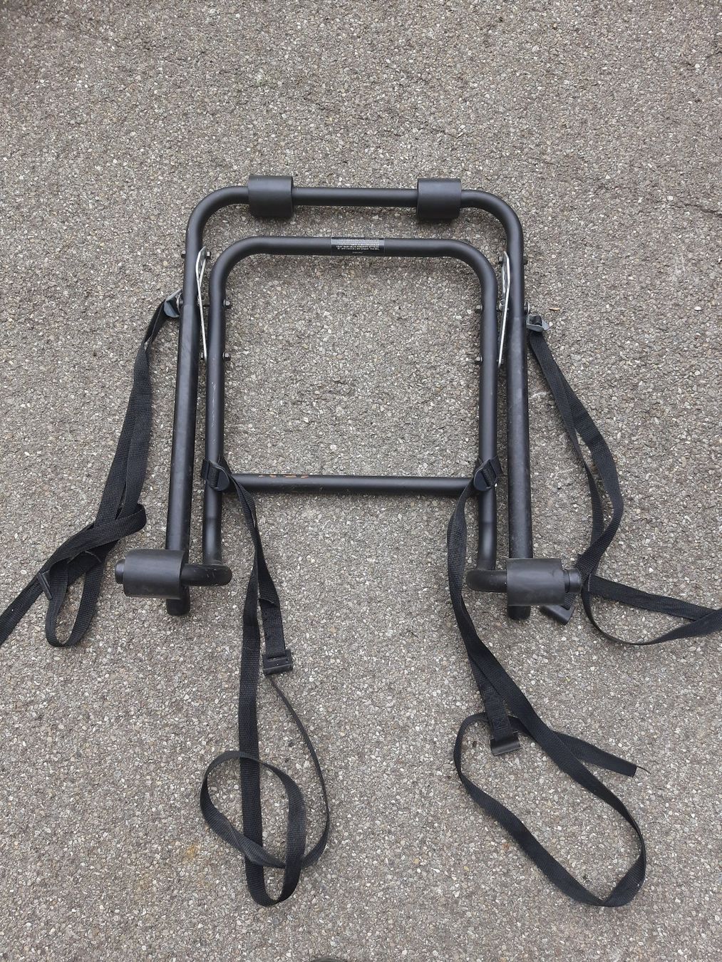 Supporti per biciclette: Porte-vélo robuste pour voiture, universel – Usato da Fribourg venduto da metalhands