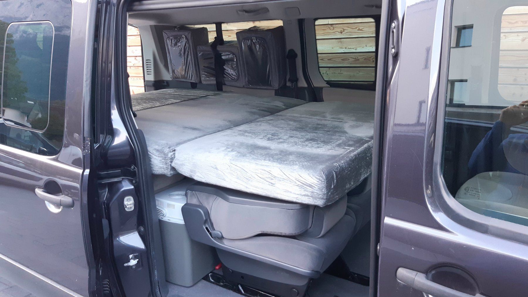 Peugeot Veicoli da campeggio: Peugeot Expert Campervan – Usato da Altdorf UR venduto da kur_hr9s 7