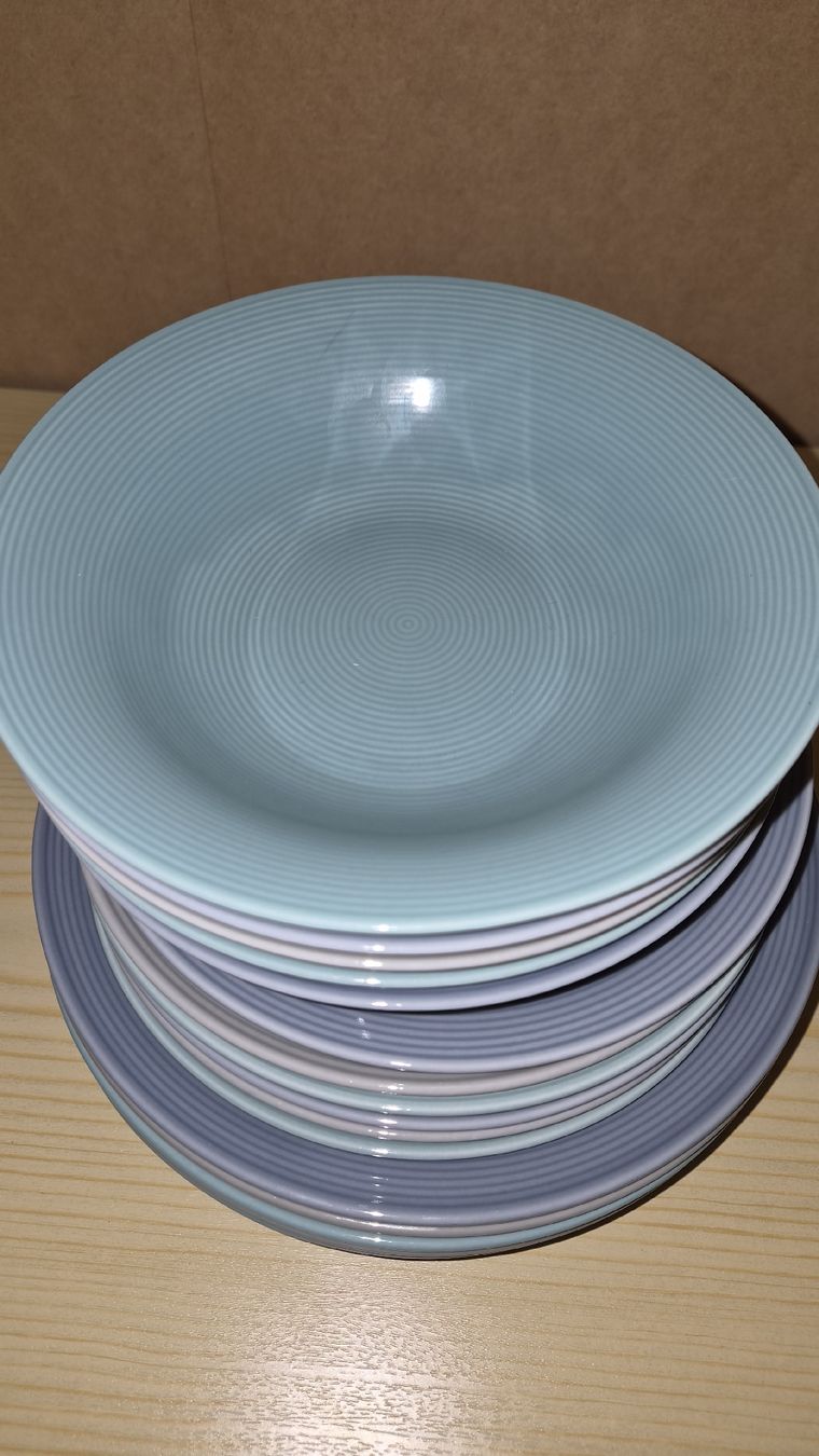 Teller: Teller-Set porzellan – Neu (gemäss Beschreibung) aus Schaffhausen von langa 1