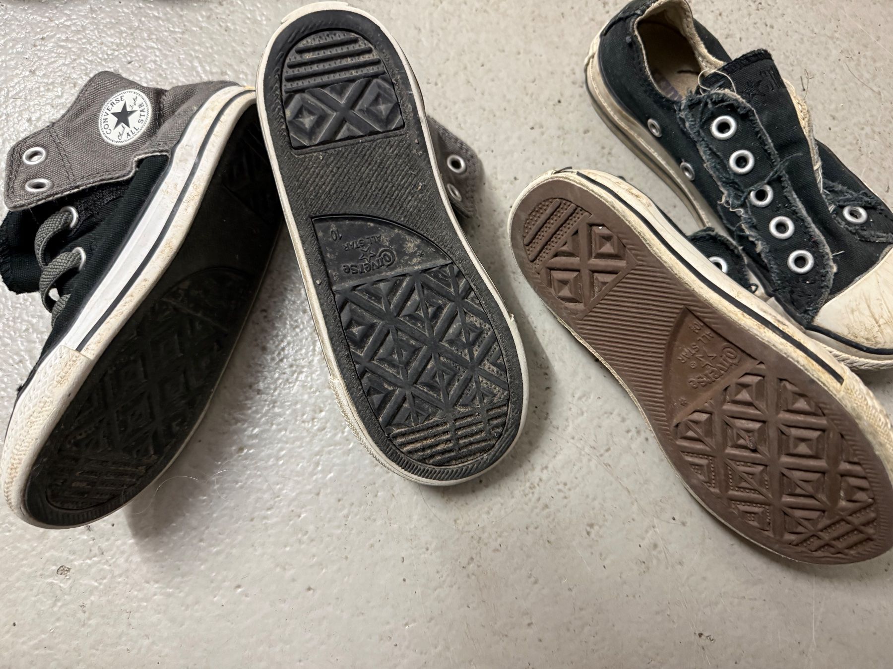Converse Scarpe per ragazzi: Zwei Paar Converse Schuhe – Usato da Winkel venduto da gatta 1
