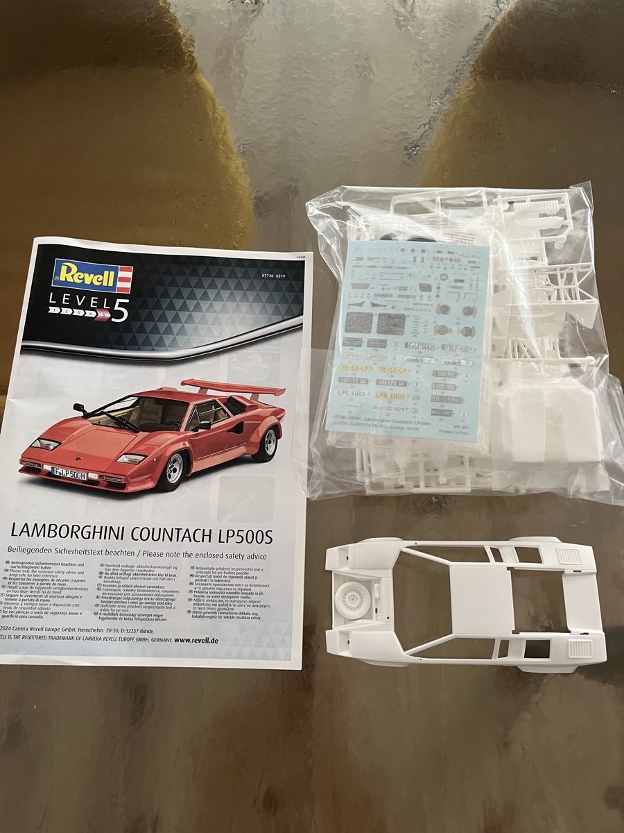 Revell Voitures modèles: 1:24 Revell Lamborghini Countach – Neuf (Voir description) à Sissach par babaduk 1