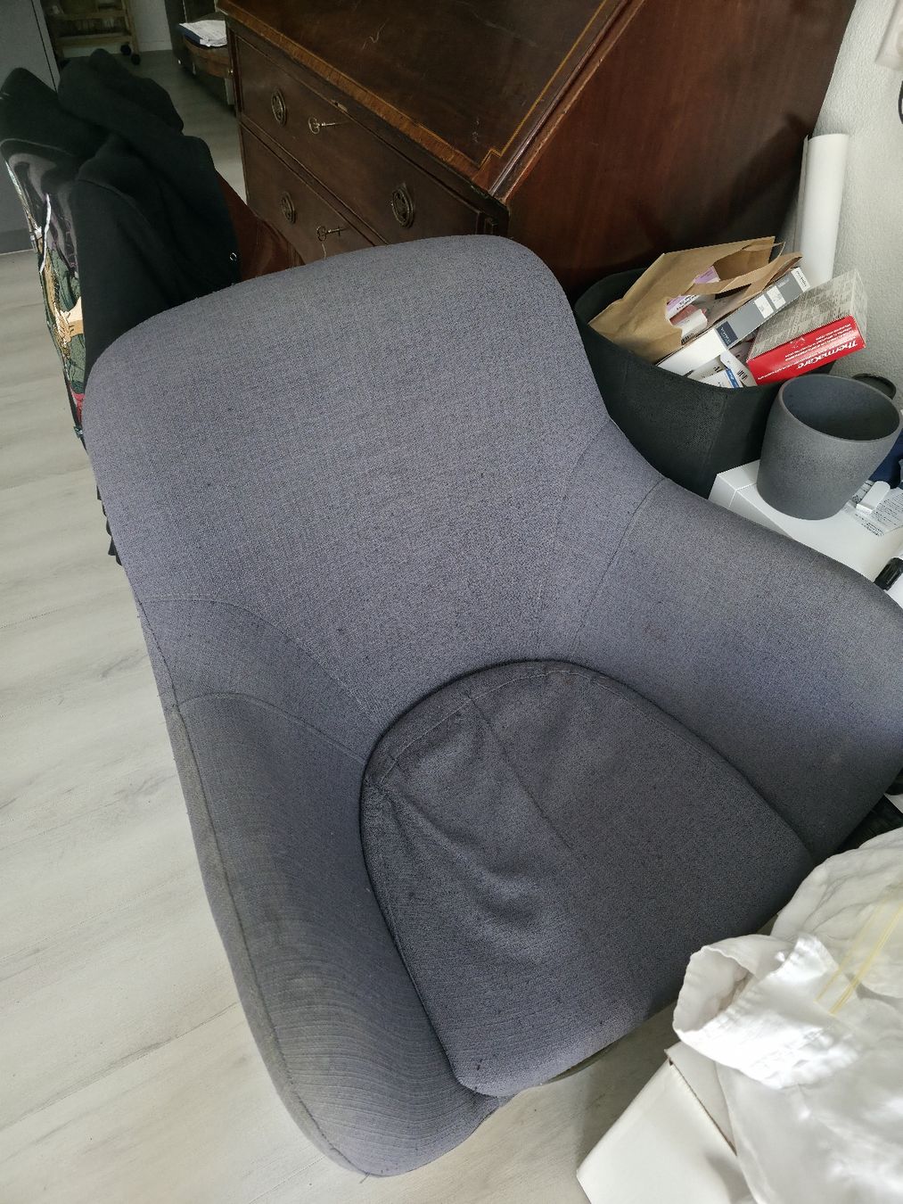 Fauteuils: Sessel grau Drehstuhl gut erhalten – D'occasion à Frauenfeld par pau_8kqy