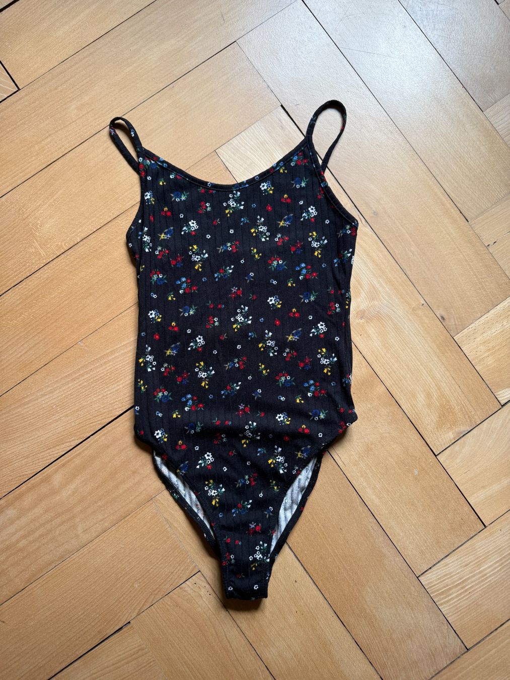 Autres dessous: ARDENE - Body schwarz geblümt S – D'occasion à Zürich par Diazaio