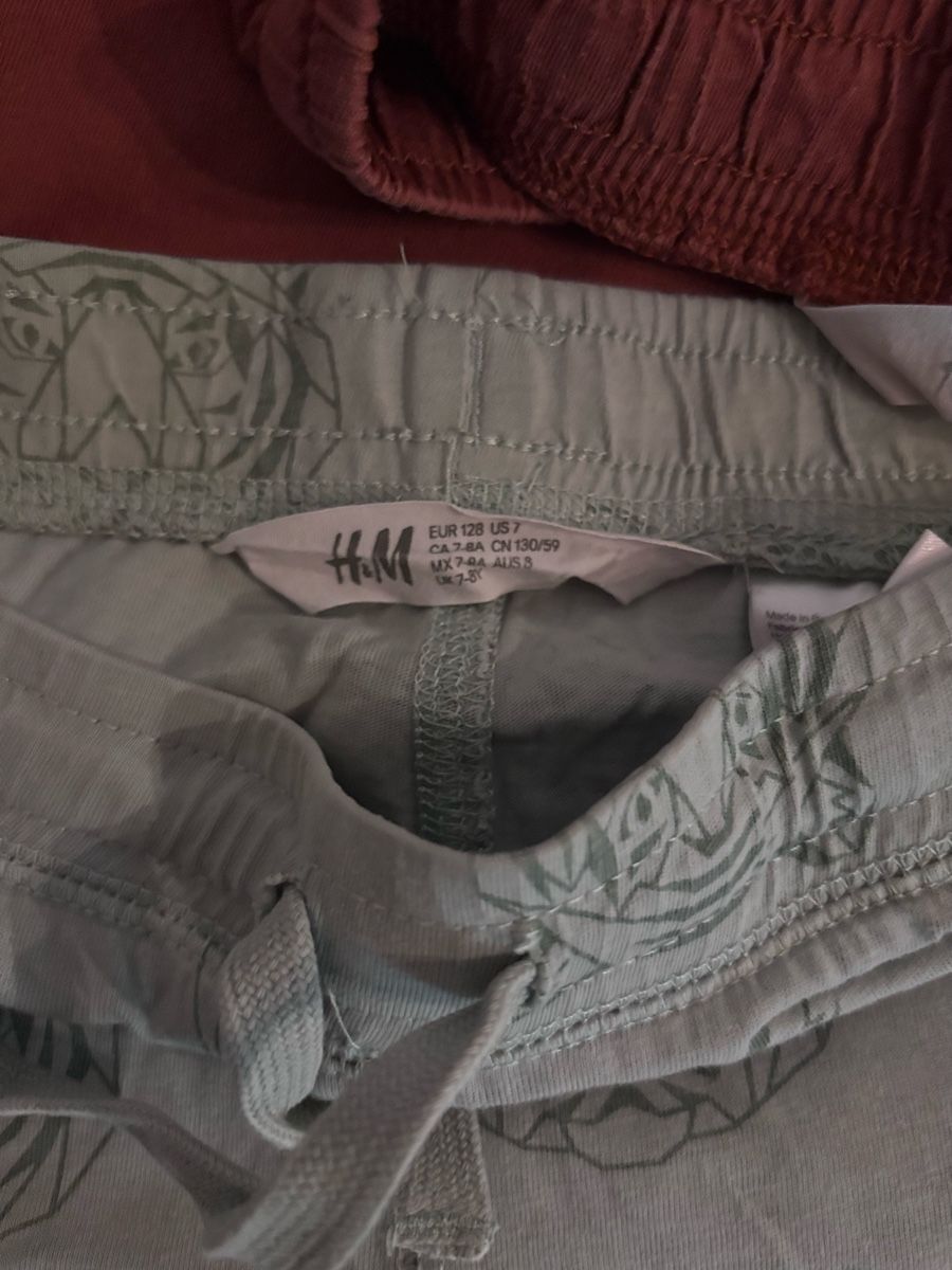 H&M Pantaloni: 2 Shorts 128 H&M – Usato da Regensdorf venduto da Piritatti 2
