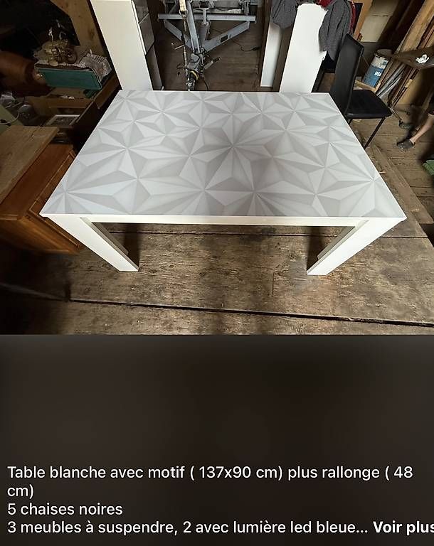 Set di tavolo e panche: Table Prisma + 5 chaises + 3 meubles suspendu – Usato da Marsens venduto da mch_9wkl