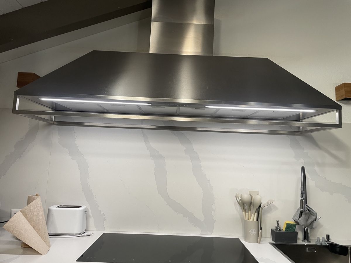 Dampfabzug: Hotte  professionnel  – Gebraucht aus Baar (Nendaz) von Miguel.cardoso