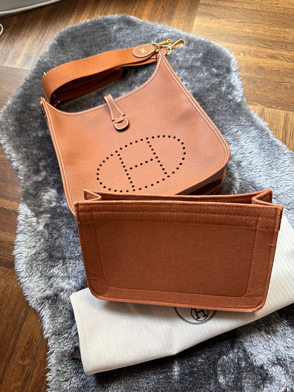 Hermès Borse da donna: NEW Hermès Evelyne III 29 in Gold – Nuovo e nell'imballaggio originale da Zürich venduto da miy_n8dk 3