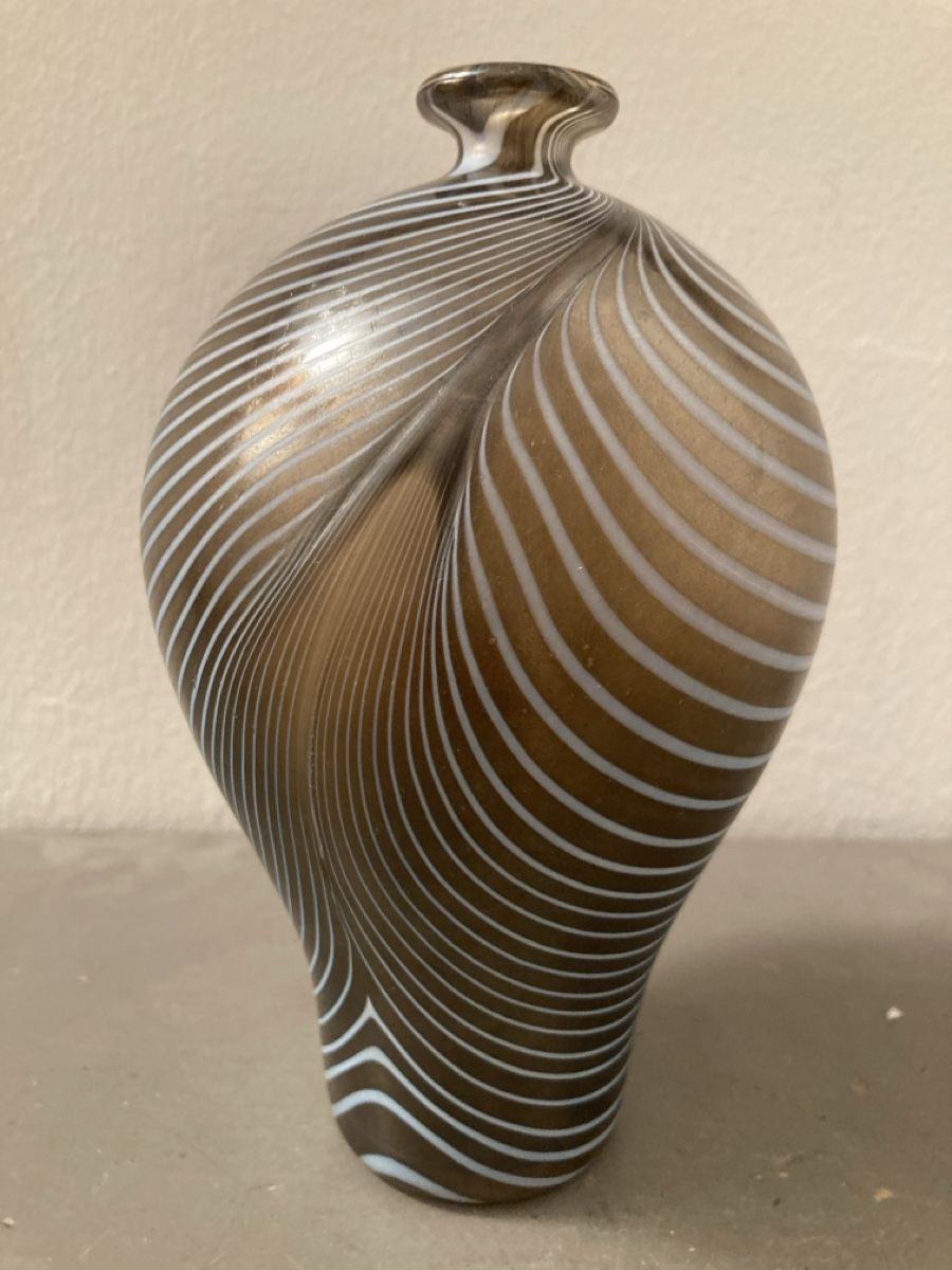 Kosta Boda Vasi & Recipienti: Kosta Boda Bertil Vallien Design Vase – Usato da Basel venduto da magnummarine