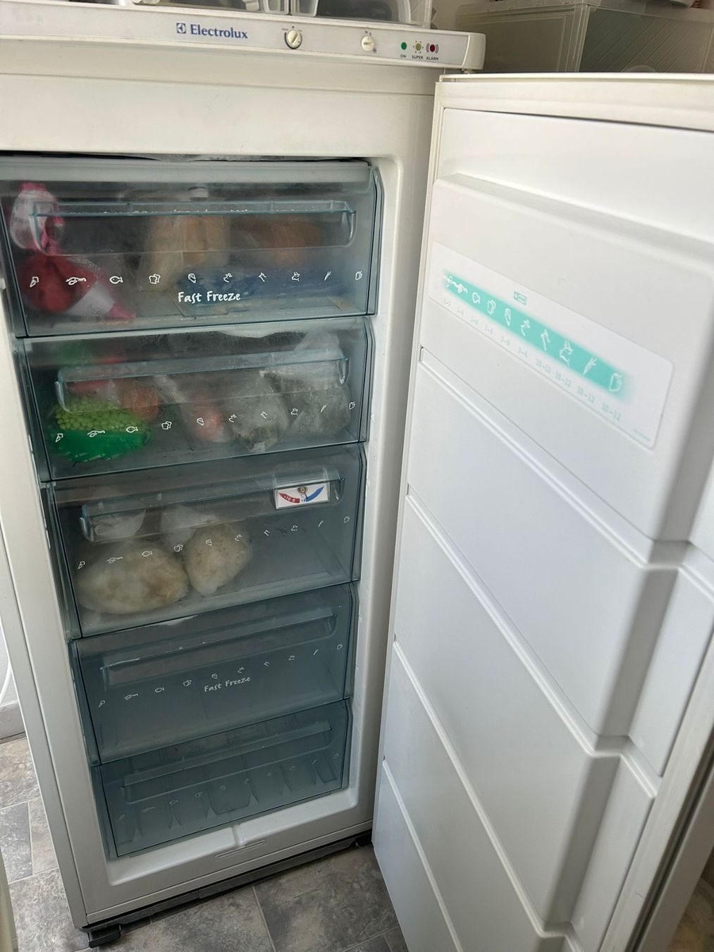 Gefrierschrank: Congélateur Electrolux – Gebraucht aus La Chaux-de-Fonds von cor_r67m 1