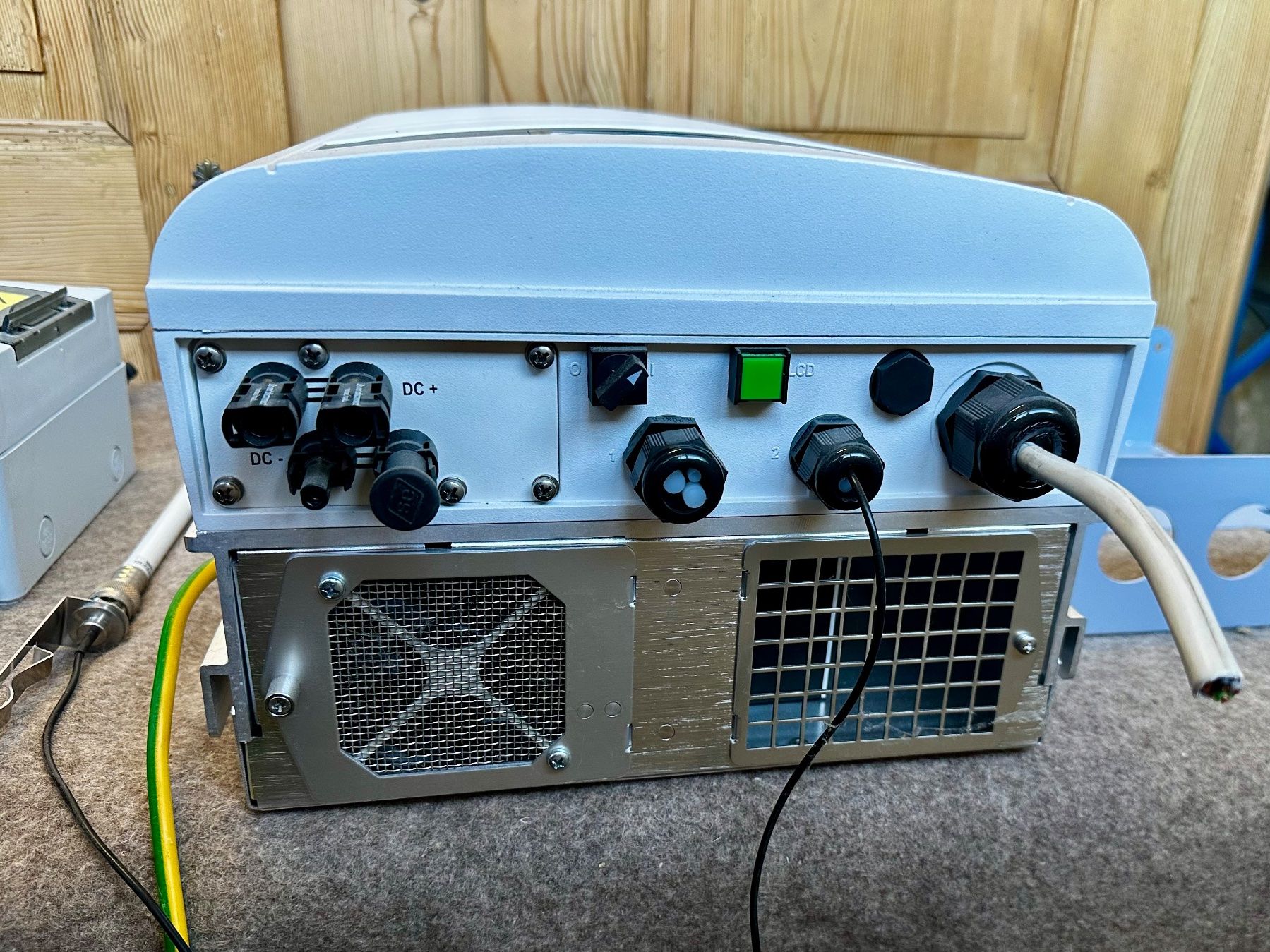 Dispositivi a energia solare: Solar Frontier SF165-S Photovoltaikmodul 165Wp. – Usato da Biel-Benken BL venduto da Denali4 4