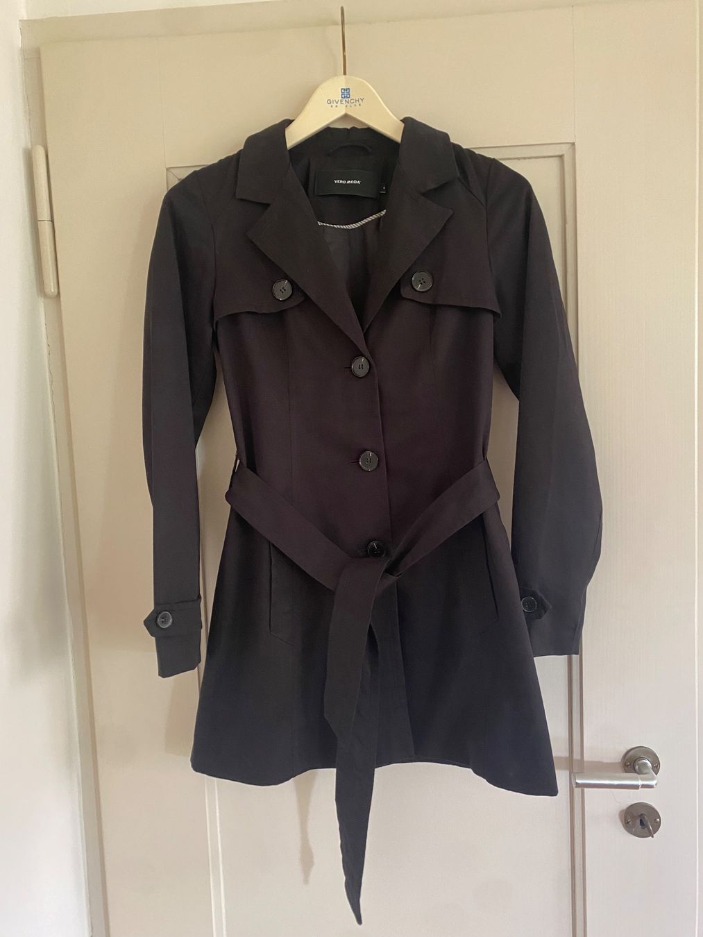 Vero Moda Manteaux: Neuer Trenchcoat von Vero Moda – Neuf (Voir description) à Zuerich par TomL01