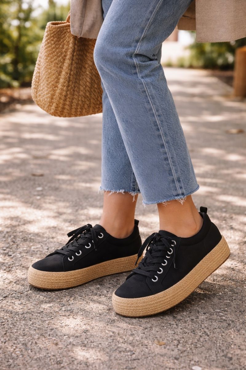 Chaussures femmes: BASKETS PLATEFORME NOIRES TRESSÉES POINTURE 40 – Neuf (Voir description) à Lausanne par KeNaChic