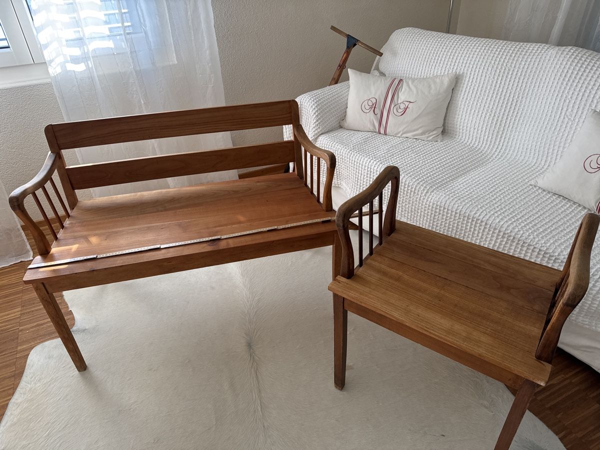 Set di tavolo e panche: Anktiker Holzbank mit Hocker , – Usato da Gams venduto da ver_n7n9