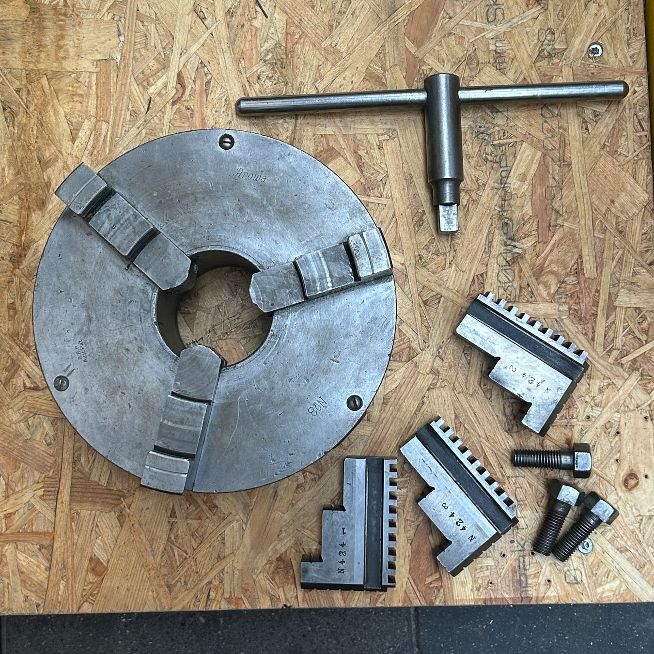 Tutti gli attrezzi: Dreibackenfutter Arowa D240 mm – Usato da Untersiggenthal venduto da sinamoll