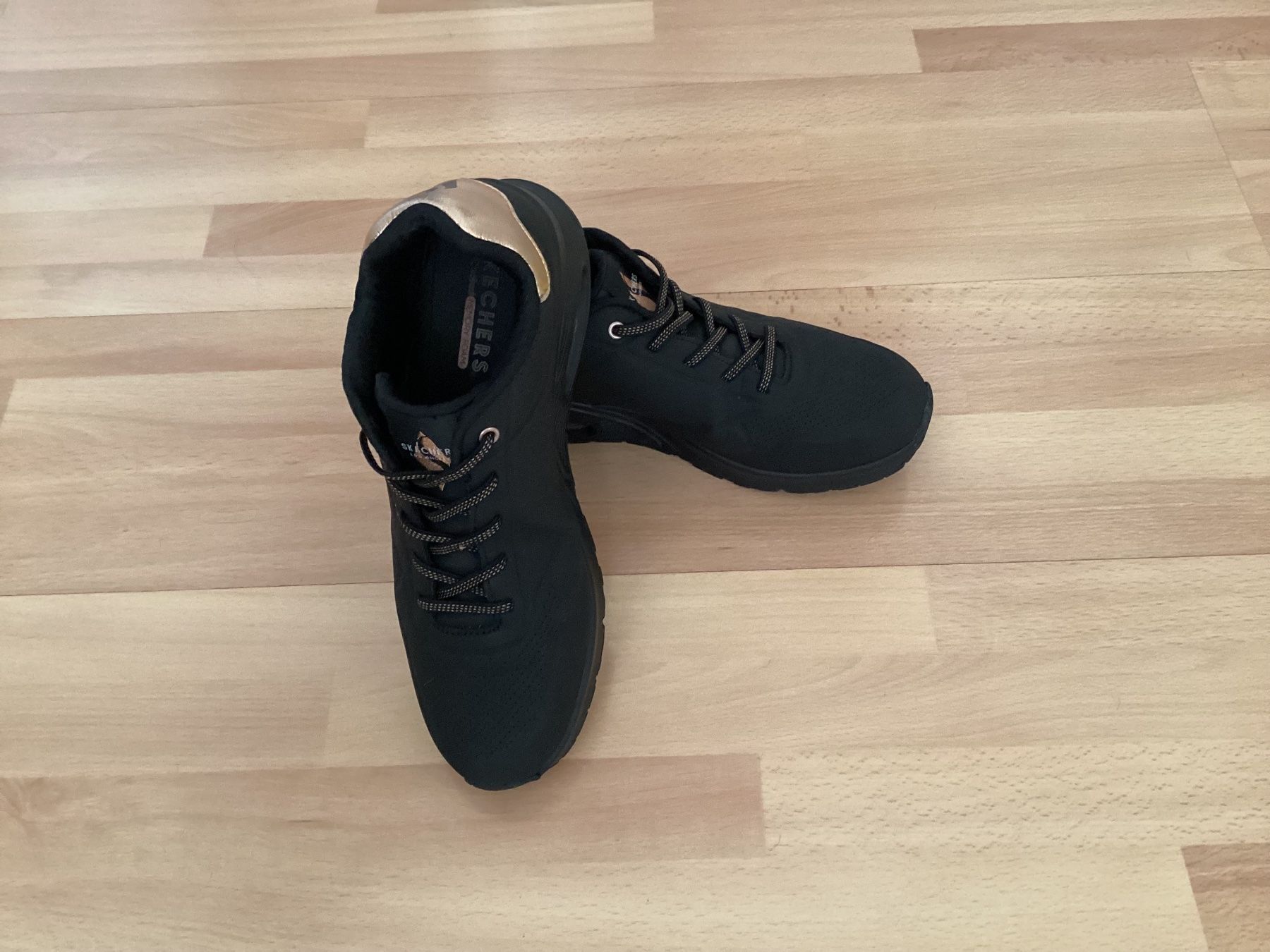 Skechers Scarpe da uomo: Skechers Sneaker – Nuovo (secondo la descrizione) da Unterkulm venduto da Lunchen11 1