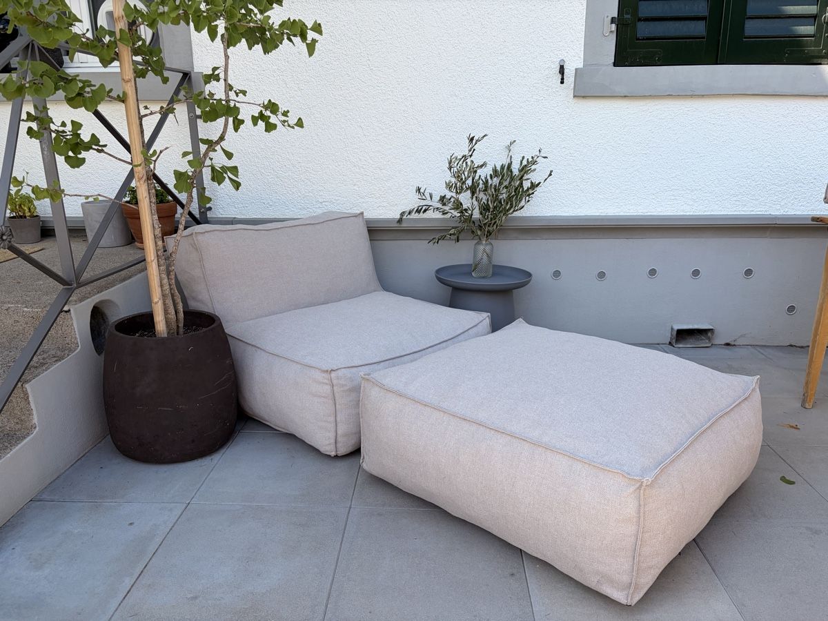 Poltrone: Sitzsack Lounger mit Hocker in beige – Usato da Altnau venduto da kurvenmuehle