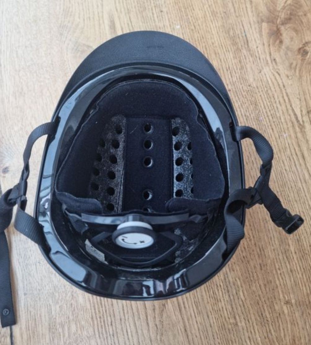 Caschi: Casque/bombe d'équitation enfant – Usato da Yverdon-les-Bains venduto da CelMt 1