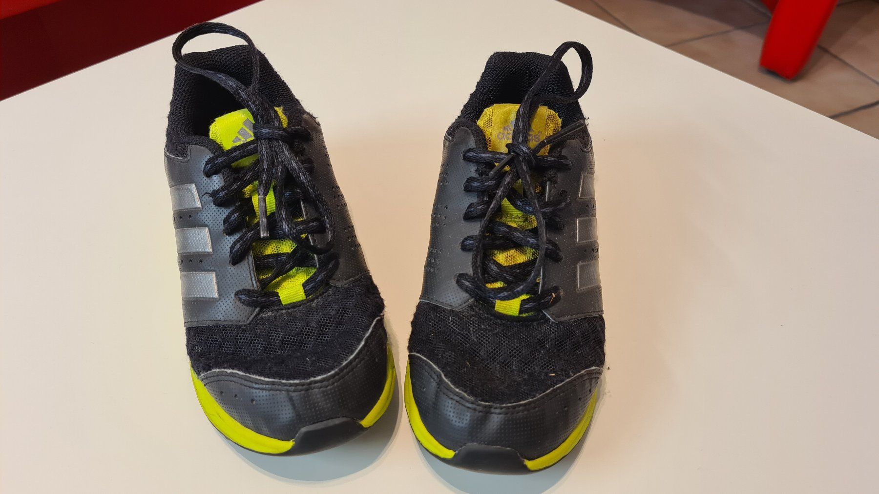 Adidas Scarpe per ragazzi: Adidas Schuhe Gr.33 – Usato da Obergösgen venduto da schesom 4