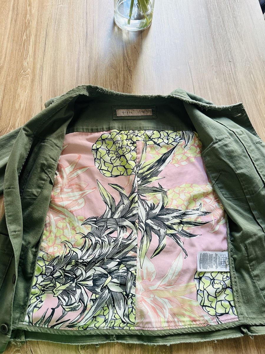 Guess Giacche: Leichte Jacke von Guess S – Nuovo (secondo la descrizione) da Uetikon am See venduto da Mici_Ki 2