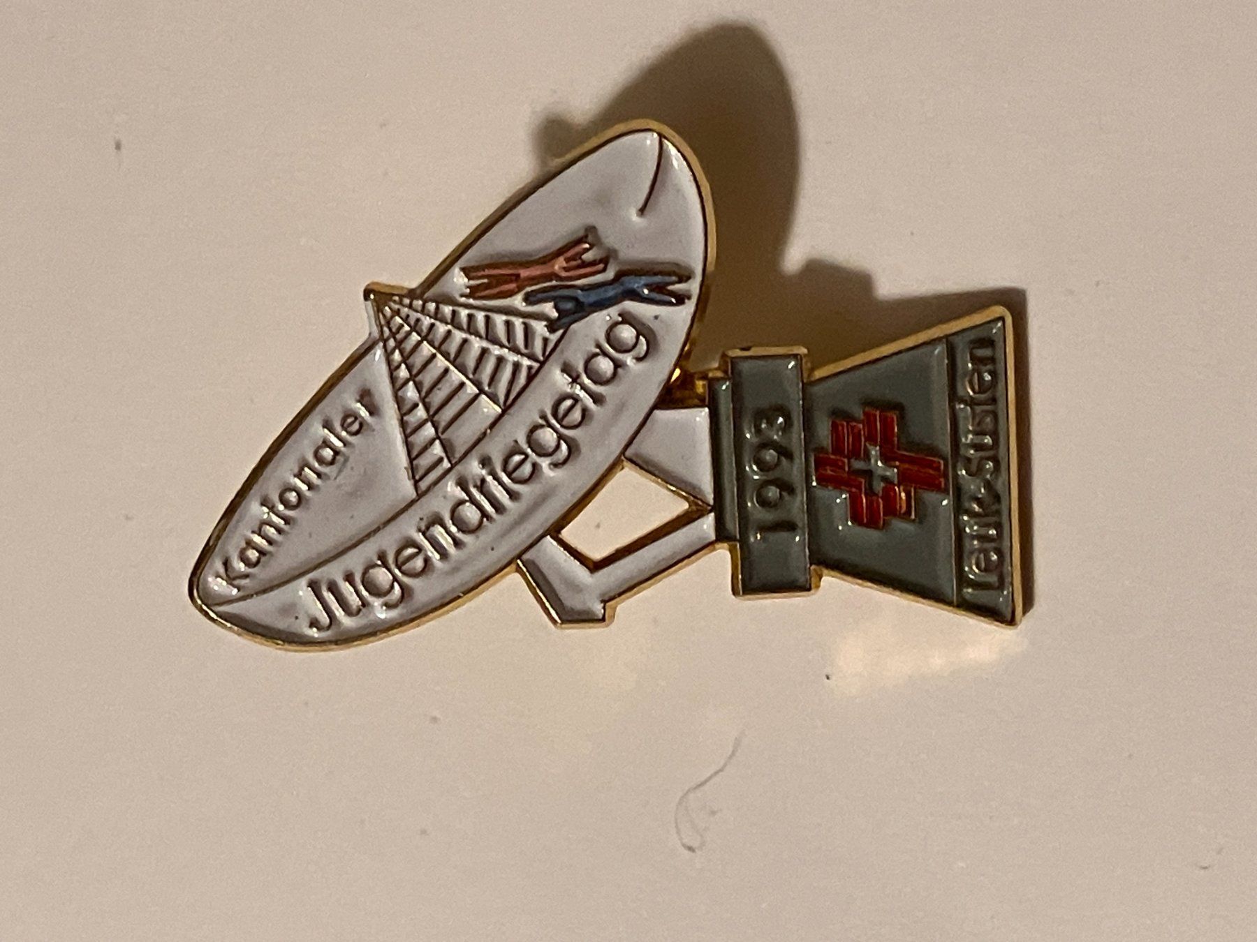 Placchette & Badge: 1 Pin Kantonaler Jugendriegetag 1993 – Usato da Basel venduto da djwwpp