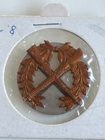 Altes Militär Abzeichen Kreuzwaffen Lorbeerkranz. (I2)