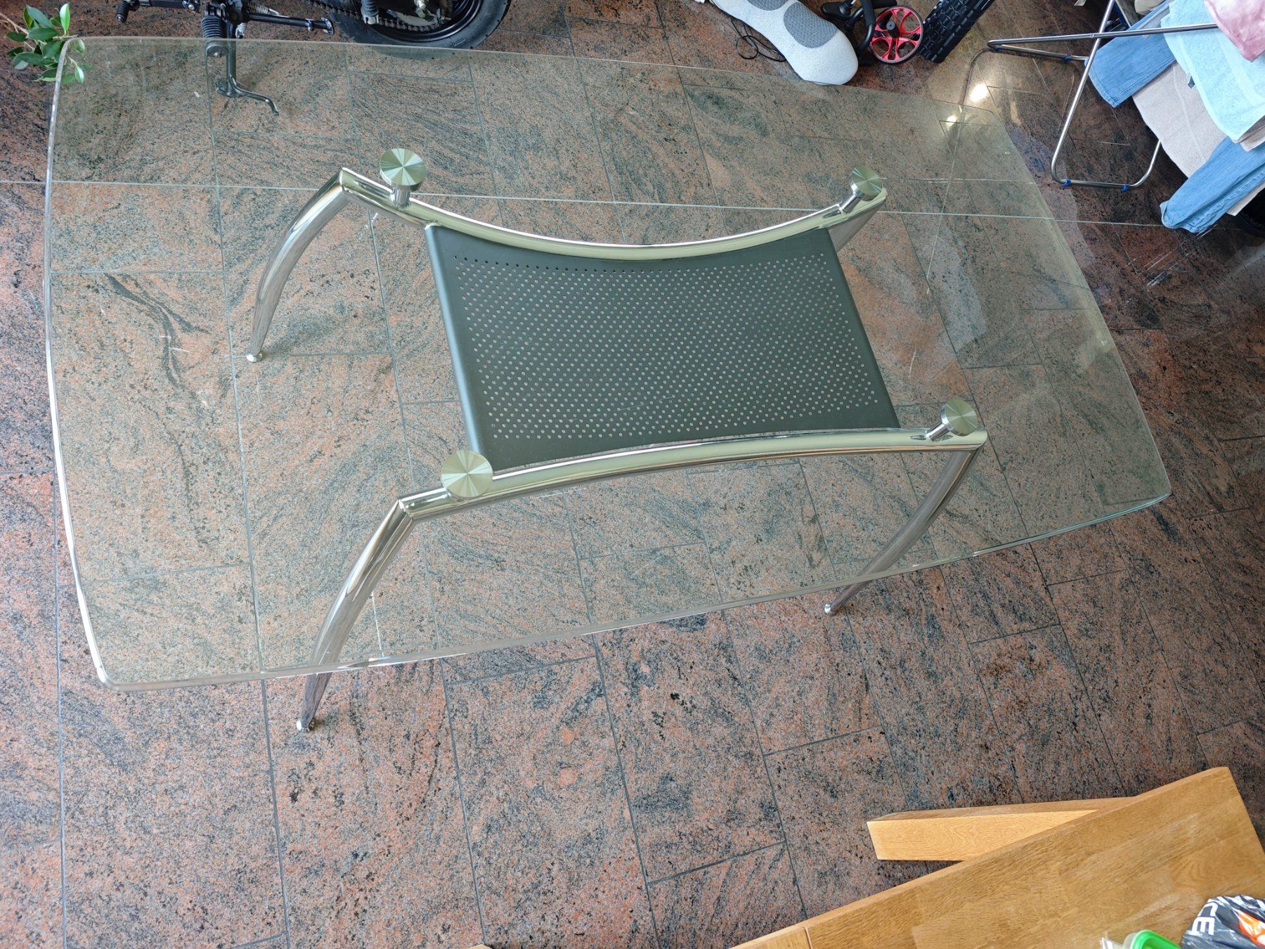 Tables: Glas Esstisch - Modernes Design – D'occasion à Rudolfstetten par Jassys 2