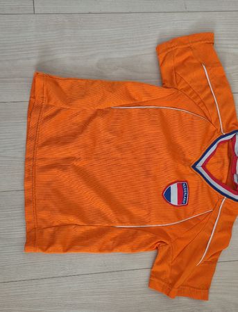 Maillot enfant orange style foot, Taille 6 ans, bon état!