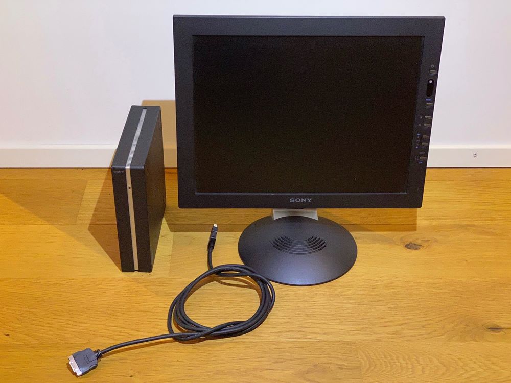 Eleganter Monitor SONY SDM-N50 | Kaufen auf Ricardo