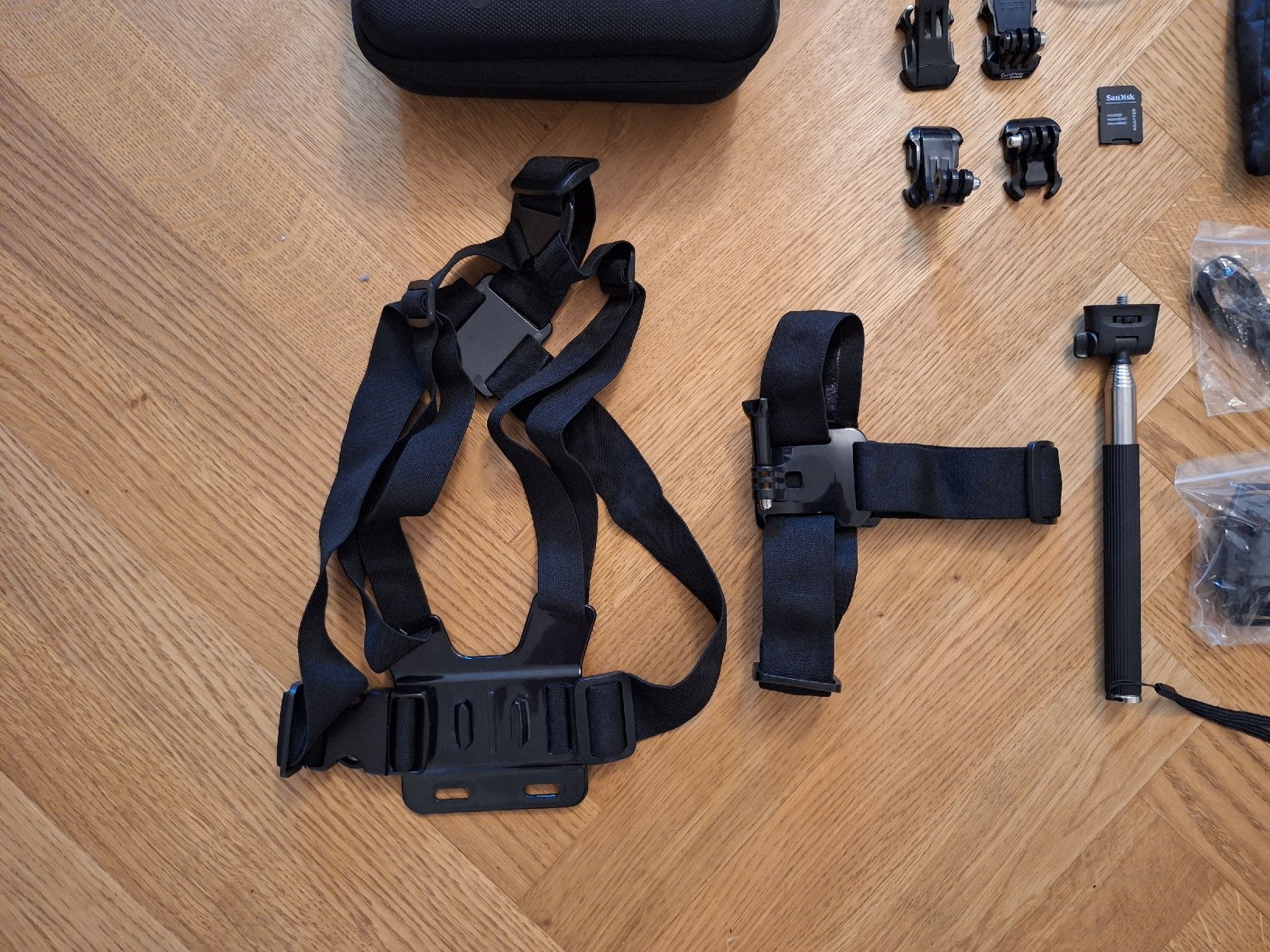Gopro Action Cam: GoPro Hero 4 Session (camera + accessories) – Usato da Zürich venduto da mar_wm6f 2