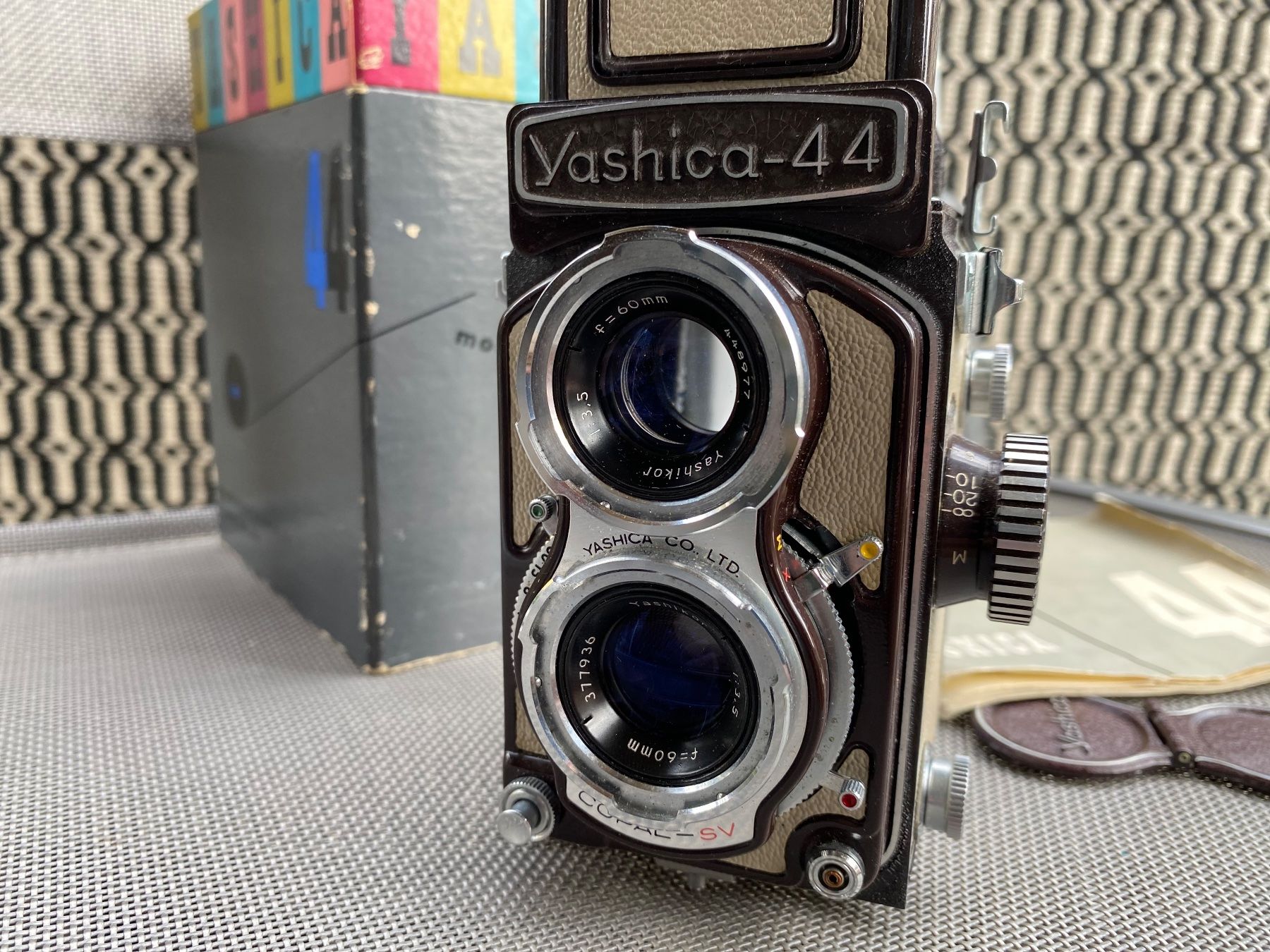 Yashica Fotocamera: Yashica-44 Kamera – Usato da Wirzweli venduto da Kreonides 1