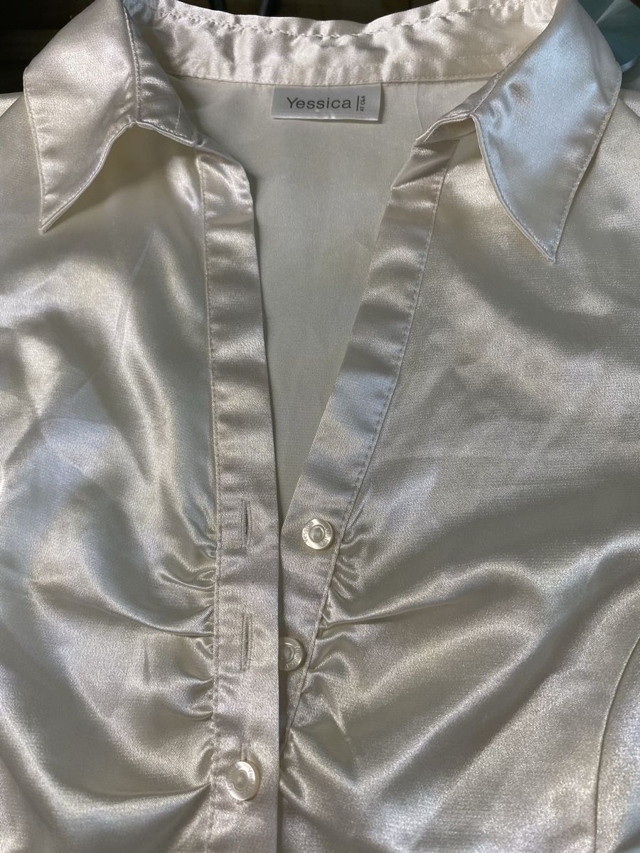 Camicette: Bluse kurzarm creme-weiss wenig getragen – Usato da Hausen AG venduto da corinne_g 1