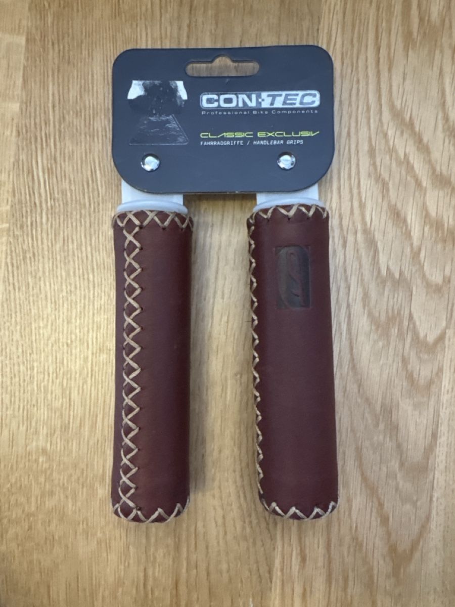 Pièces détachées: Fahrrad Lenkergriffe Leder – Neuf avec emballage d'origine à Kreuzlingen par rom_p6vs