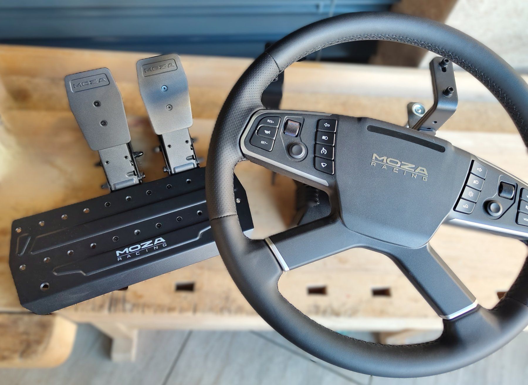 Moza Racing Controller: Moza Truck Driving Simulator Bundle - schwarz – Usato da Chur venduto da SteveThePlace 5