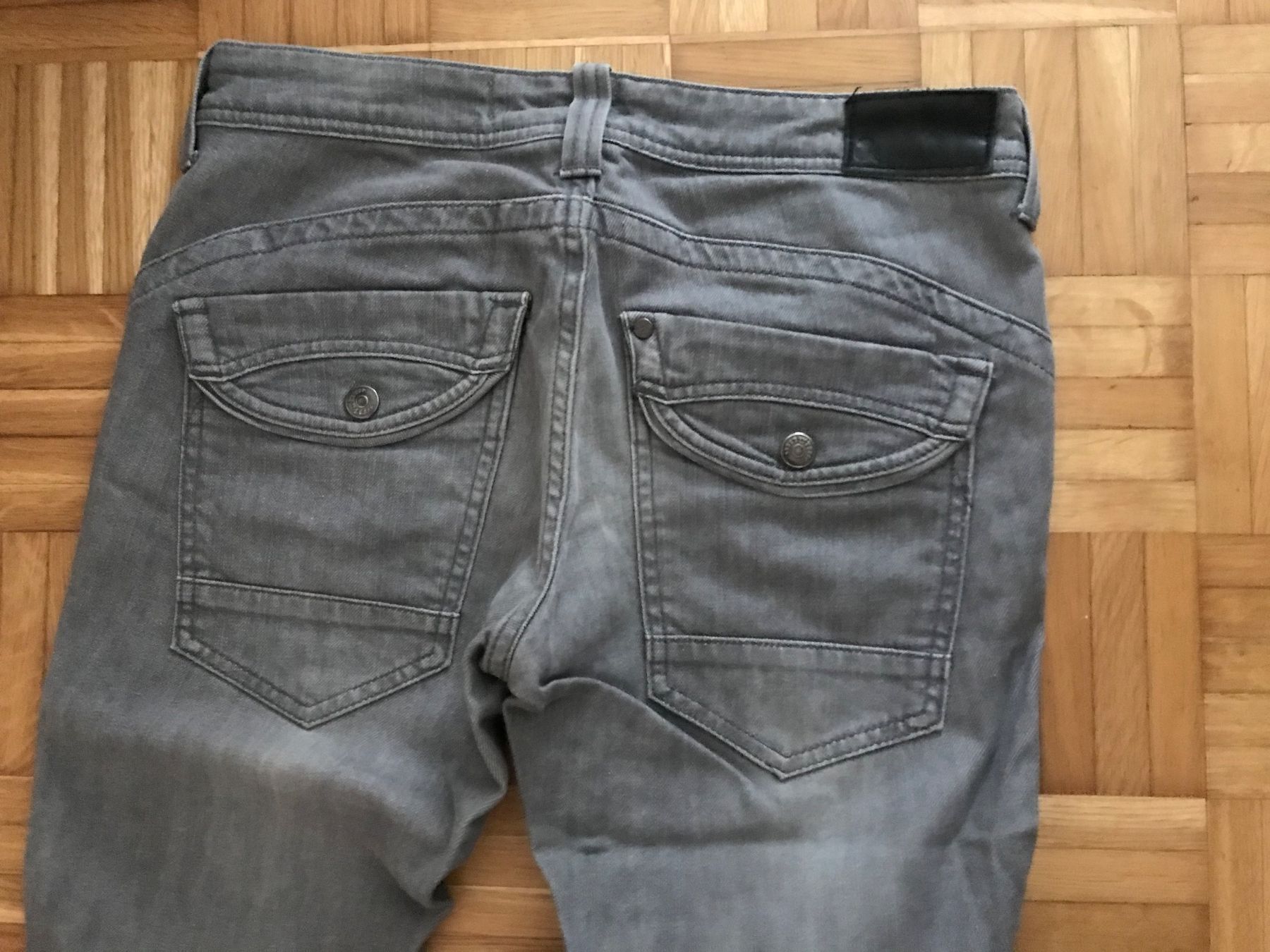 H&M Jeans: Jeans Hose von H&M Grösse 29 grau – Usato da Emmenbrücke venduto da Hathor123 5