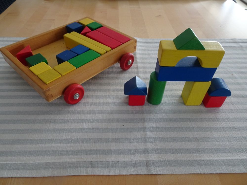 Jeux de construction: Holzwägeli mit Bauklötzli – D'occasion à Bünzen par margretsch 2