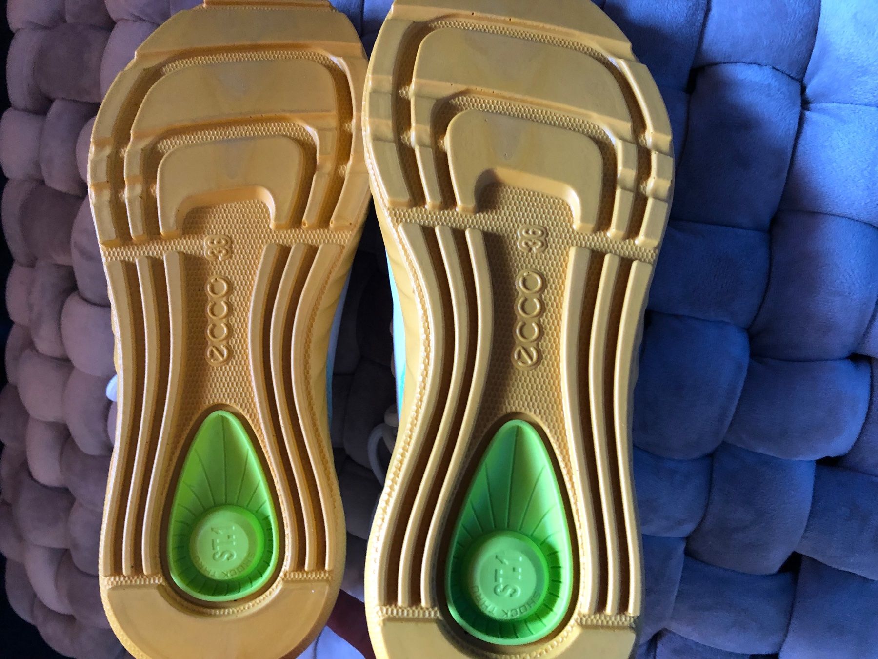 Ecco Scarpe da donna: Sneaker en cuir Ecco – Nuovo (secondo la descrizione) da Cortaillod venduto da clsoooh 4
